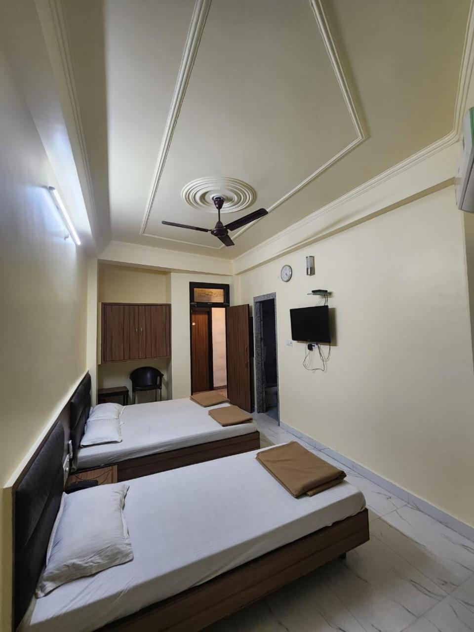 K K Renuka Dharamshala Hotel Haridwar Room photo